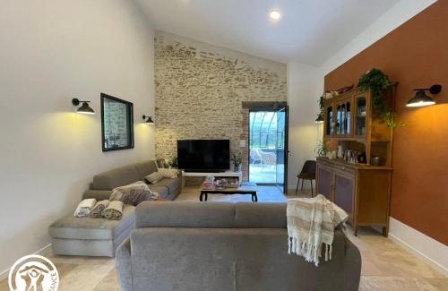 Les Pineaux House | Grange rénovée avec spa et piscine proche du Marais Poitevin - FR-1-426-592