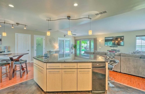 Granite Bay House | Granite Bay Getaway - Relaxing oasis with Jacuzzi.