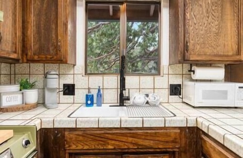 Shaver Lake Cabin | Granite Haven | Family Cabin-pet friendly!