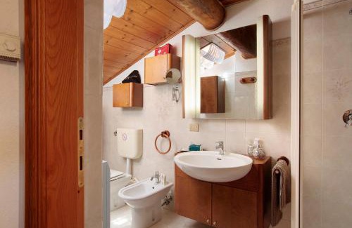 Pollein Apartment | Graziosa Mansarda vista montagne