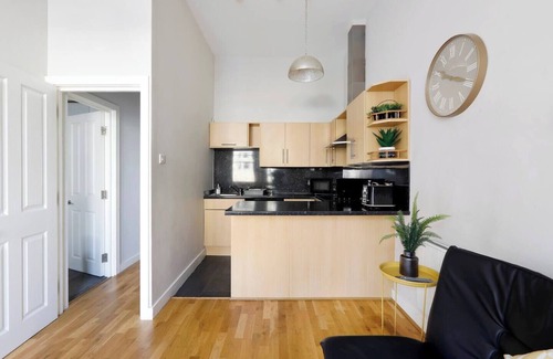 Hove Apartment | ☀️Great 2 bedroom apt by the beach and town☀️