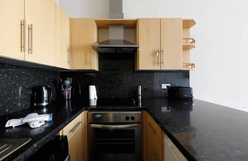 Hove Apartment | ☀️Great 2 bedroom apt by the beach and town☀️