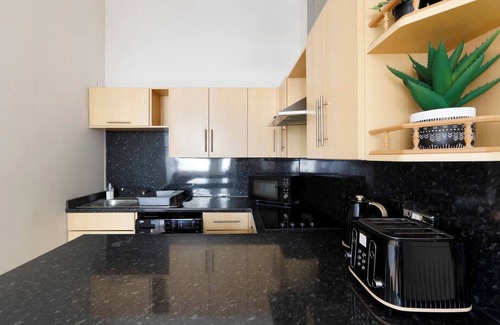 Hove Apartment | ☀️Great 2 bedroom apt by the beach and town☀️