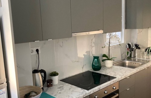 Omonia Condo | Great 2 Bedroom Apartment in Central Athens