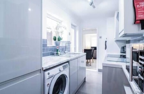 Colchester House | Great 3 Bed Refurbished House