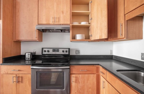 Cambridge Apartment | Great Alewife 2BR w/Gym & W/D, nr Red Line, by Blueground