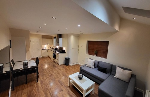Tooting Apartment | Great Apartment Next To Tooting Bec Tube Station!
