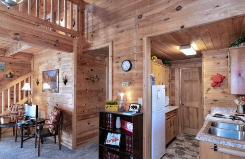 Pine Mountain Cabin | Great cabin with a warm and cozy mountain feel