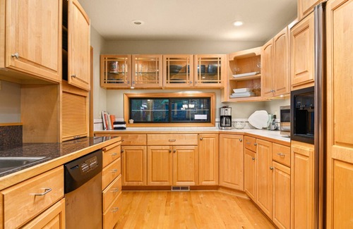 Rhododendron House | Great Deals on Summer Stays!