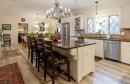 Valdosta House | Great farm house with lap pool, ping pong, pet friendly