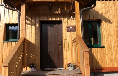 Bad Aussee Apartment | Great flat in Bad Aussee with garden, barbecue and mountain views