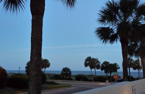 Myrtle Beach Condo | GREAT FOR COUPLES nBREATHTAKING OCEAN VIEW FROM BALCONY SPA SHOWER KGBED 65"TV