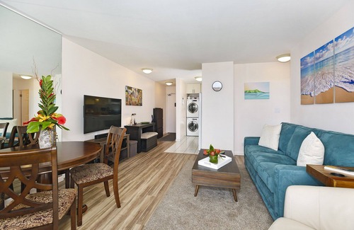 Waikiki Condo | Great for Families! Partial Ocean/Canal/Diamond Head Views! Pool/WiFi/Parking
