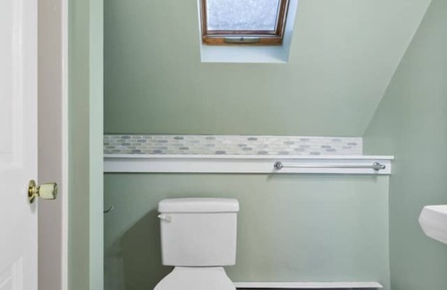 Southwest Harbor House | Great Harbor Inn Ellis Room 25