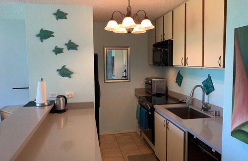 Historic Kailua Village Condo | Great in town location for this 1 bedroom condo with ocean view
