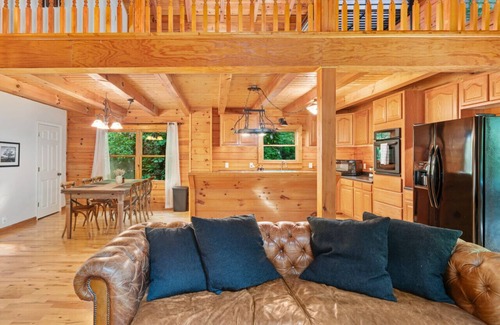 Marion Cabin | Great Life At Grants Mountain Hot Tub-Fire Pit-WiFi-Fireplace