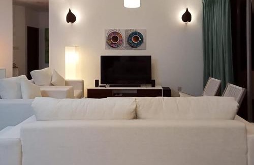 Thalapathpitiya Apartment | Great Location Living, Modern 2-Bed Apartment with Pool & Gym Access, All Amenities