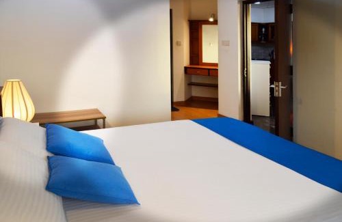 Thalapathpitiya Apartment | Great Location Living, Modern 2-Bed Apartment with Pool & Gym Access, All Amenities