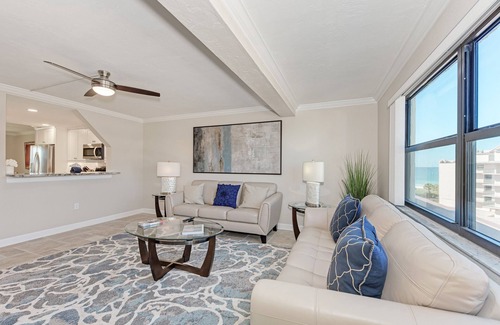 Siesta Key Condo | Great location! Renovated 2bd,2bth