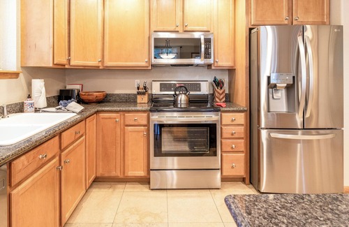 Frisco Condo | Great Location. Spacious Condo. Pool and Hot Tubs.