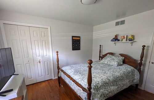 Saint Marys  Saint Joseph County House | Great location to enjoy Notre Dame, South Bend, Mishawaka area attractions.