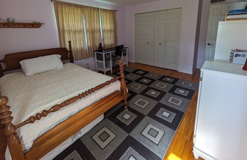 Saint Marys  Saint Joseph County House | Great location to enjoy Notre Dame, South Bend, Mishawaka area attractions.