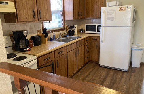 St. Joseph House | Great Location! Very Clean 1-Bedroom Townhouse