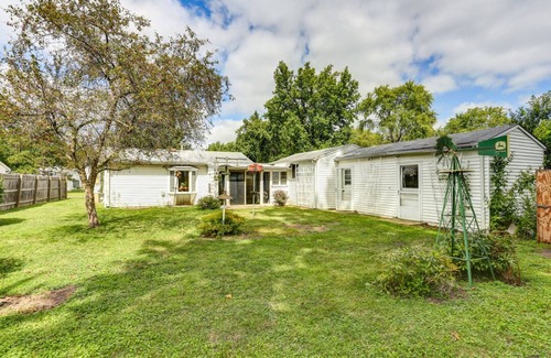 Champaign House | Great neighborhood! 3 bed 2 full bath close to shopping, restaurants, U of I