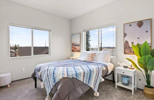 South Perry District Apartment | Great New 2 Bed 2 Bath Near Perry District and DT