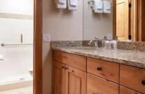 Aspen Hotel | Great Resort Aspen Core, Pool Table, Hot Tub!