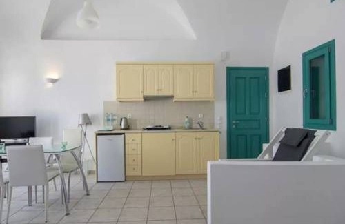 Imerovigli Villa | Great Santorini Villa | Villa Thalasa | Air Conditioning | 3 Bedrooms