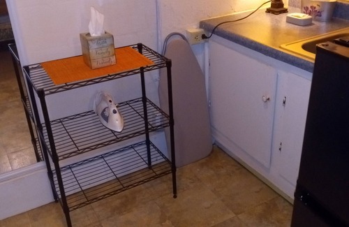 Lake Wales Apartment | GREAT VALUE Farm House Studio Private Clean Safe Legoland Disney Skydive WI-FI