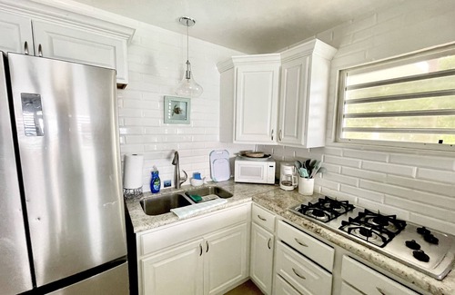 Estate La Vallee Condo | GREAT VIEW, OCEANSIDE CONDO BY BEACH, SNORKELING AND RESTAURANTS