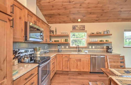 Estes Park Cabin | Great views from 2 decks, block from town, across from nature preserve, Hot Tub!