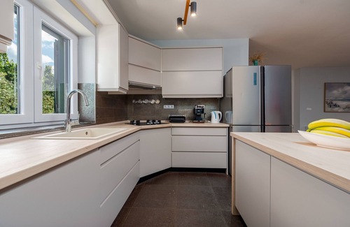 Poljica Villa | Great Villa Field Hills with sauna and jacuzzi