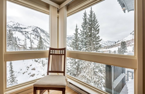 Salt Lake Mountain Resorts Apartment | Greely Mountain Escape- within minutes of Alta and Snowbird