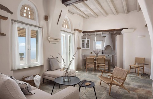 Tinos Town Apartment | Green 1 by Morfes Luxury Apartments