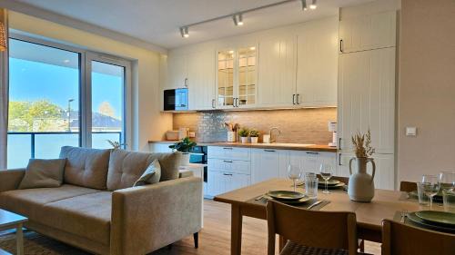 Lagow Apartment | Green Arches apartment