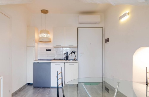 Borgo Dora Apartment | Green Balon (AIRCO) by Happyhostorino