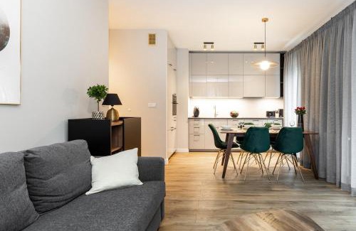 Warszawskie Apartment | Green Boutique Apartment 60m2 & Garage