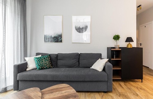 Warszawskie Apartment | Green Boutique Apartment 60m2 & Garage