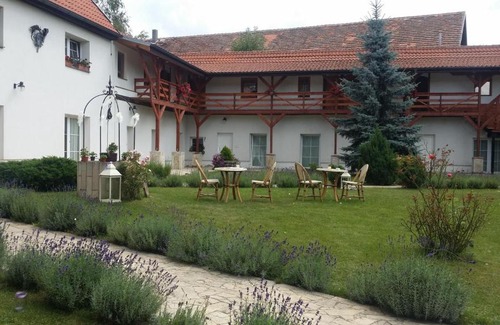 Tursko House | Green Club