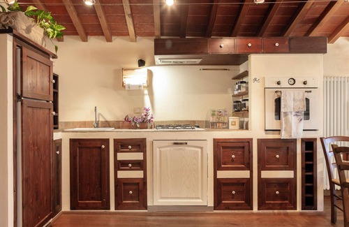 Pieve Santo Stefano House | Green Deluxe Romantic Apartment, Organic Farmhouse with Lake View & Tuscan Charm