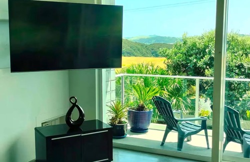 Kerikeri House | Green Gables - 5 Beds (4 bedrooms) 3 Baths
