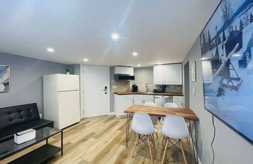 North College Park Villa | Green Lake 1st Line Home D Full Modern Remodelingn