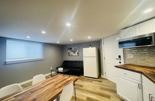 North College Park Villa | Green Lake 1st Line Home D Full Modern Remodelingn