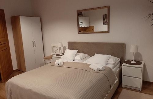 Naleczow Apartment | Green Ravine
