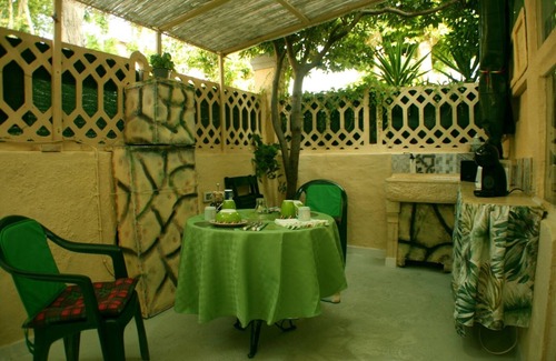 Vada House | GREEN ROOM OF ARTISTS