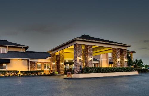 Elizabethtown Hotel | Greenfield Inn & Suites Elizabethtown, KY I65 Exit 94