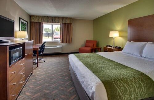 Elizabethtown Hotel | Greenfield Inn & Suites Elizabethtown, KY I65 Exit 94